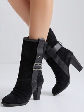 Nine & Co black suede leather Hayzel size 7 3.5” block heels.‎
